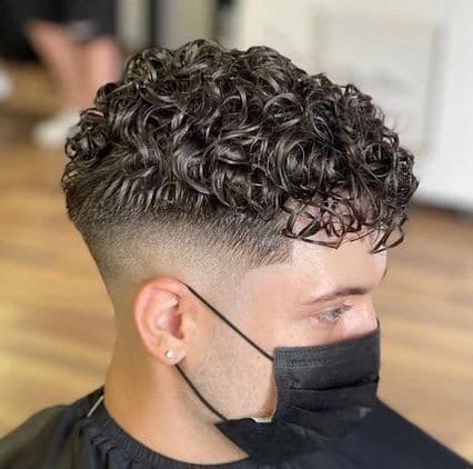 taper bouclés homme|Coupe Taper Homme : Le Guide Complet des Styles et Techniques